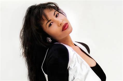  Selena Quintanilla-Pérezs Amor Prohibido Comeback Tour: Eine Hommage an die Tex-Mex Königin?!